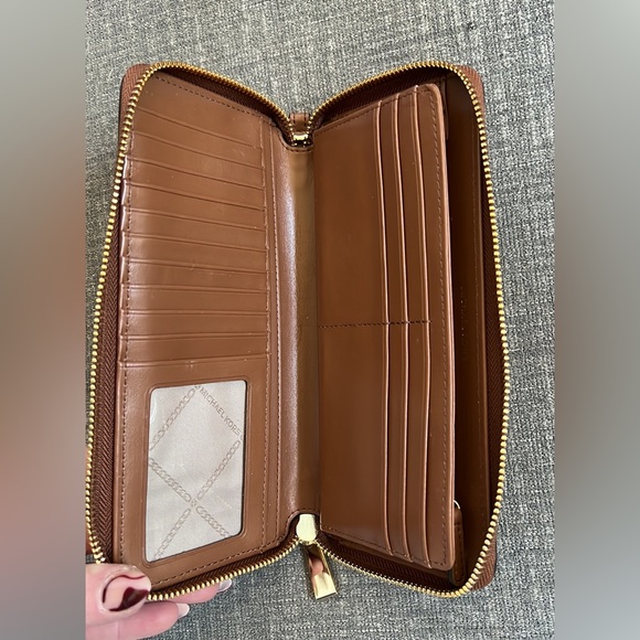 Graphic Logo Continental Wristlet-strap not included - Picture 4 of 14